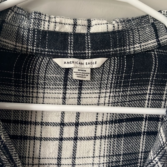 American Eagle oversized tunic flannel. Great with denim or leggings! - Picture 3 of 3